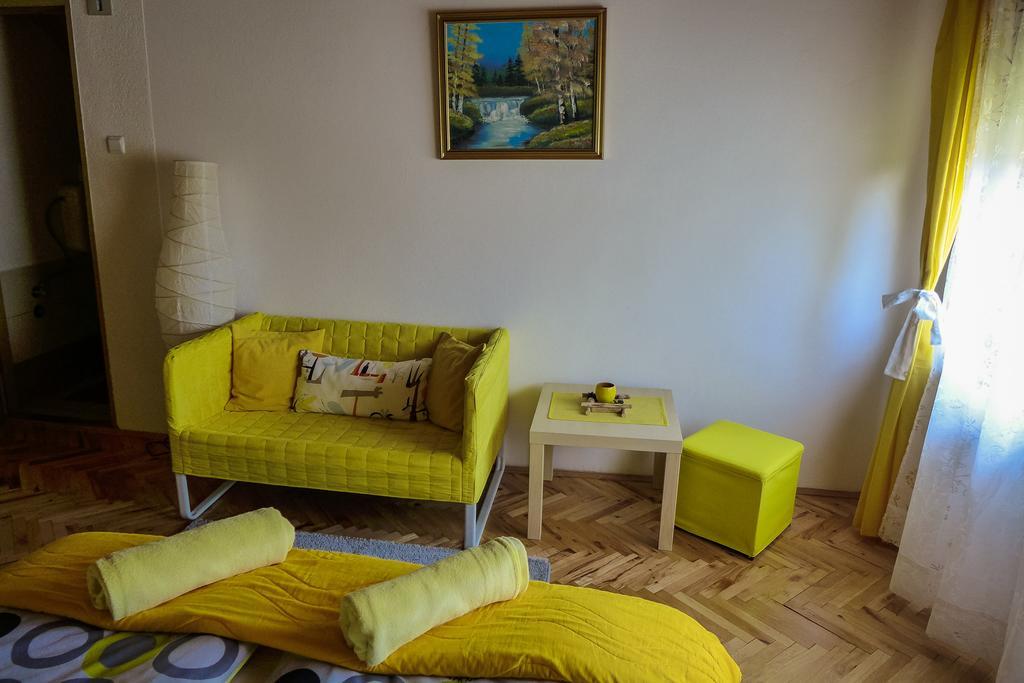 House Dado Hotel Jezerce Buitenkant foto