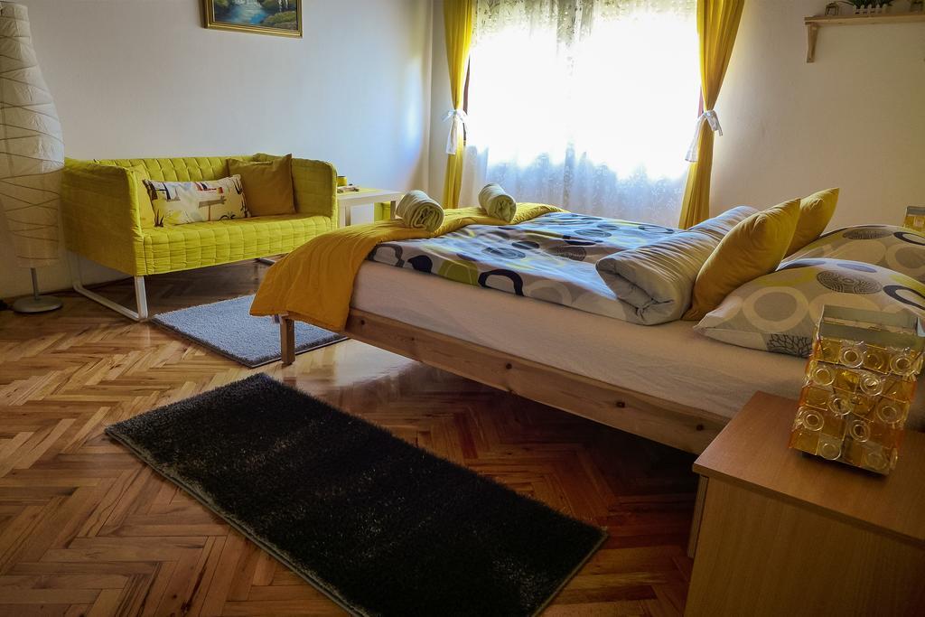 House Dado Hotel Jezerce Buitenkant foto
