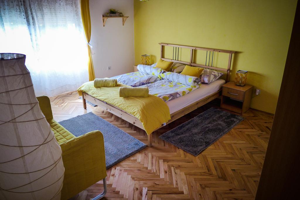 House Dado Hotel Jezerce Buitenkant foto