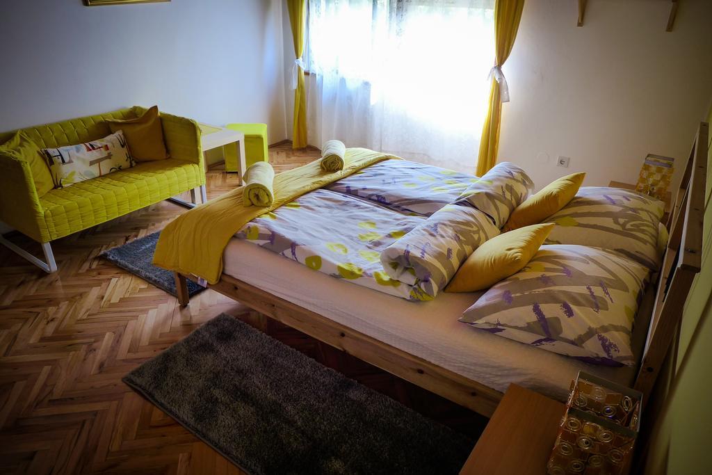 House Dado Hotel Jezerce Buitenkant foto