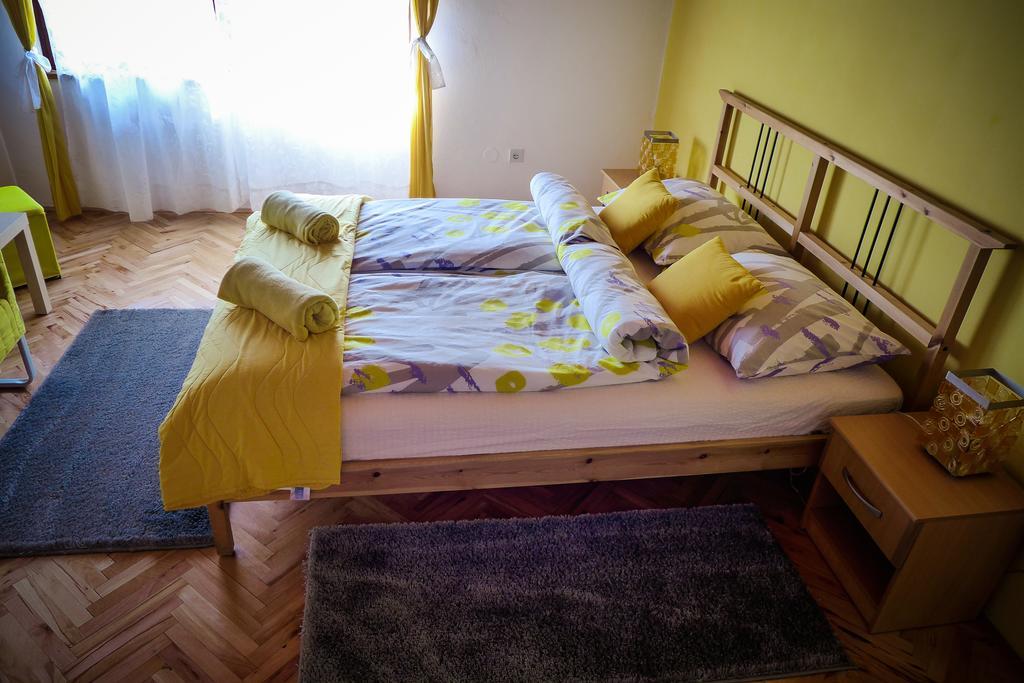 House Dado Hotel Jezerce Buitenkant foto